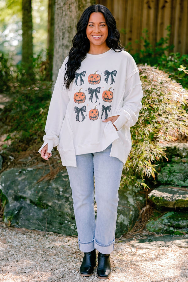 Chic Soul plus size clothing, ivory long sleeve crewneck with orange pumpkins and black bows in a square graphic 