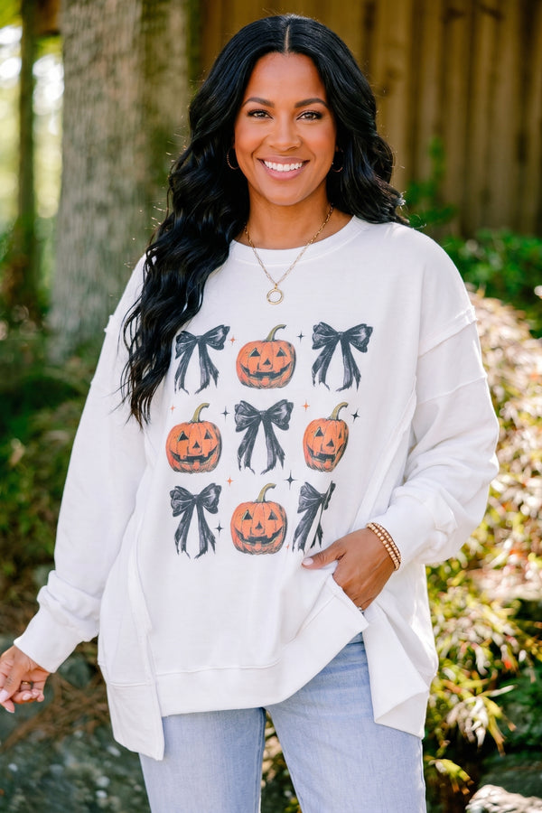 Chic Soul plus size clothing, ivory long sleeve crewneck with orange pumpkins and black bows in a square graphic 