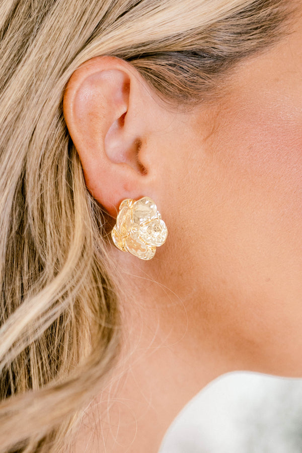 Chic Soul plus size clothing, gold metal flower stud 