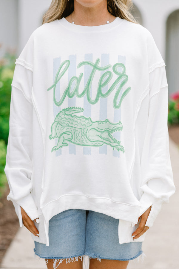 ivory crew neck sweatshirt with gator graphic