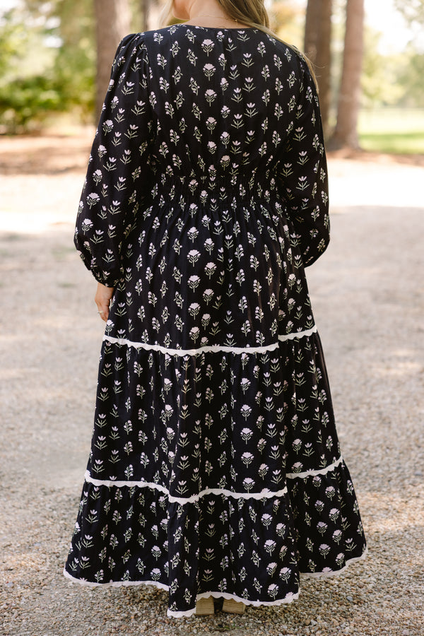 Chic Soul plus size clothing, black long sleeve tiered flowy maxi dress with light pink floral print and white scallops on the tiers 