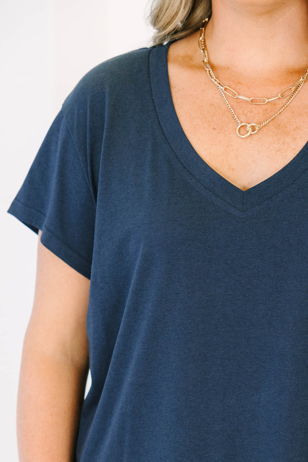 Plus Size navy blue v-neck short sleeve top paired
