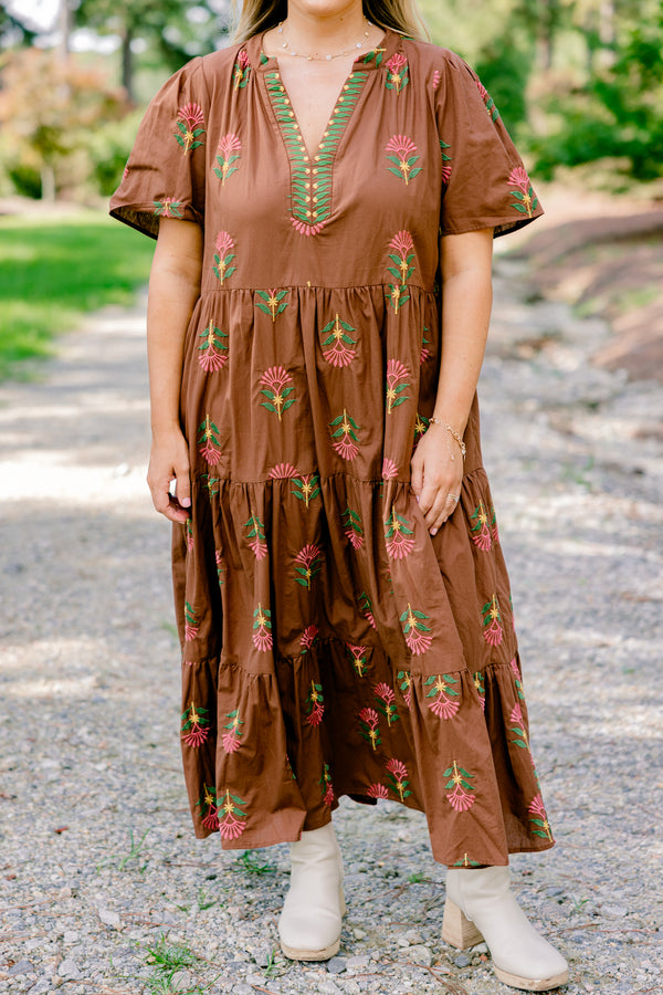 Chic Soul plus size clothing, brown short sleeve tiered flowy maxi dress with pink floral print 