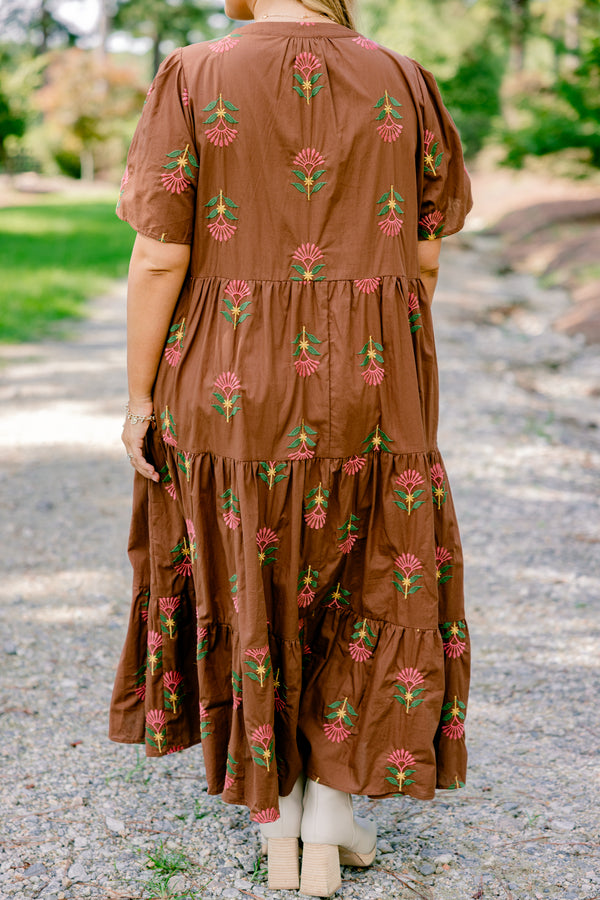 Chic Soul plus size clothing, brown short sleeve tiered flowy maxi dress with pink floral print 