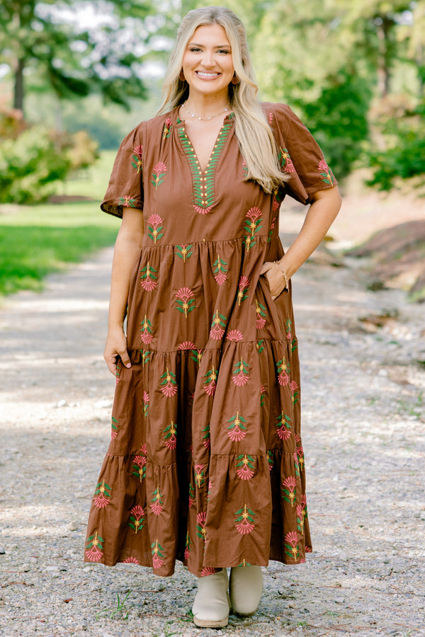 Chic Soul plus size clothing, brown short sleeve tiered flowy maxi dress with pink floral print 