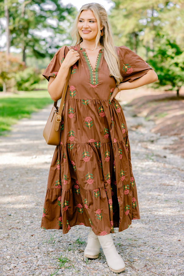 Chic Soul plus size clothing, brown short sleeve tiered flowy maxi dress with pink floral print 