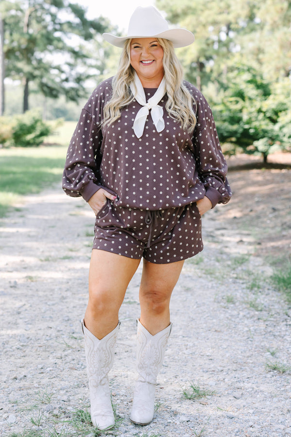 Plus Size brown polka dot pullover with long balloon sleeves and a matching drawstring short set.