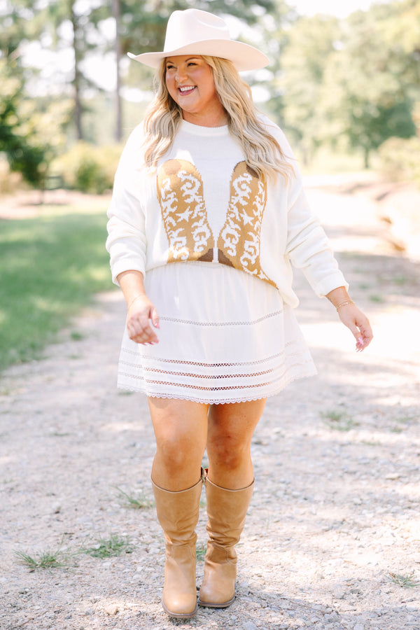 Plus Size white viscose-linen skort with eyelet lace tiers and a scalloped hem.