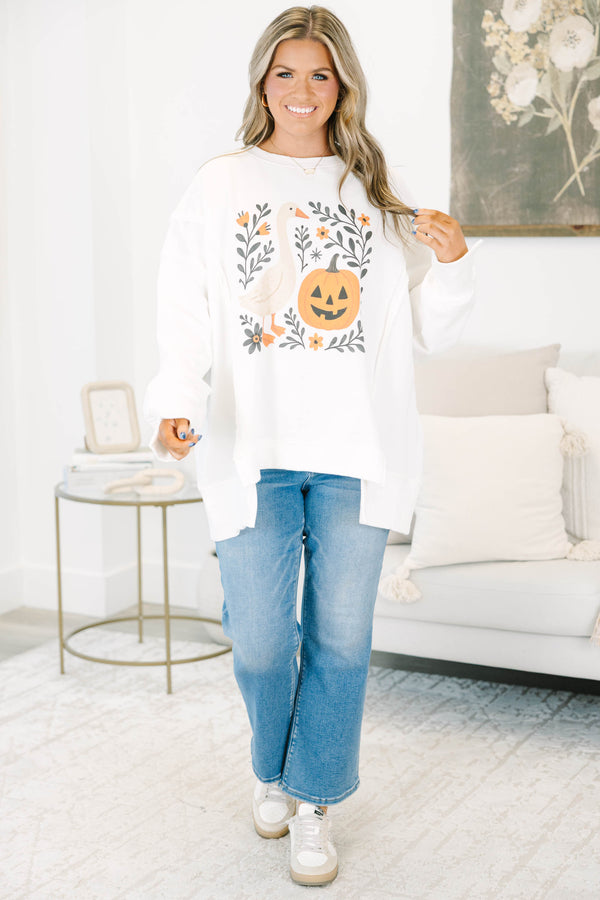 Plus Size ivory oversized crewneck sweatshirt with a goose, jack-o'-lantern, and floral graphics.