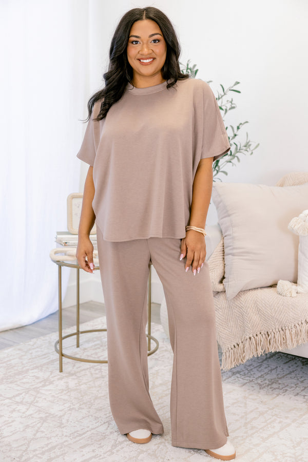 Chic Soul plus size clothing, cocoa brown straight leg pant with a cocoa brown short sleeve top as a matching set