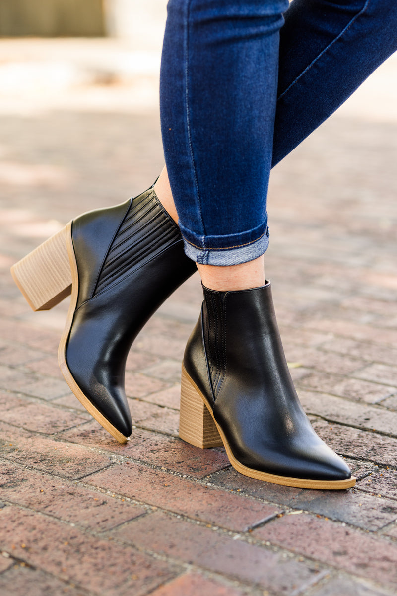 Pointed booties fashion black