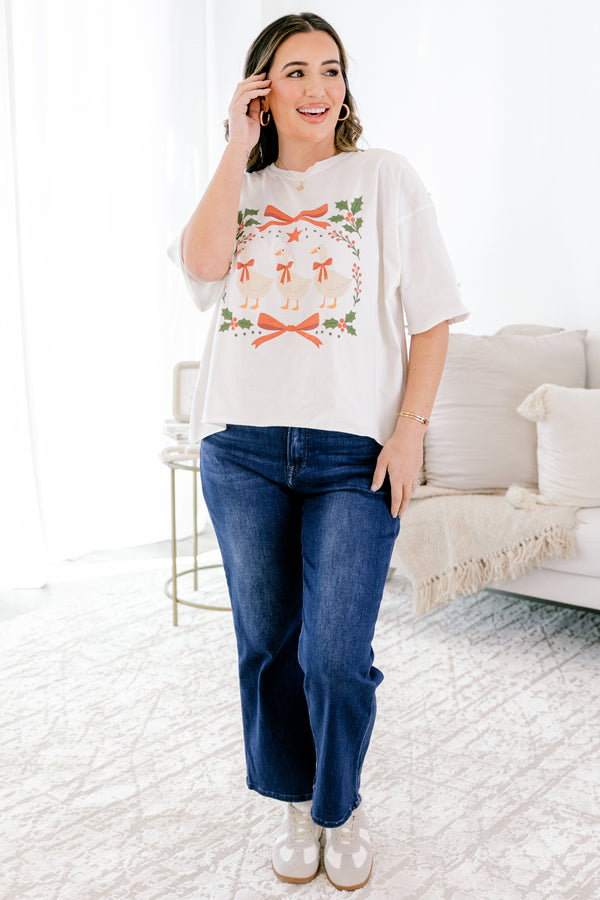 Chic Soul plus size clothing, white slightly cropped short sleeve tee with 3 geese surrounded in Christmas garland and bows