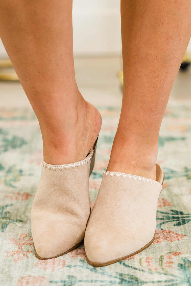 Corky's: Let's Hit The Town Mules, Sand – Chic Soul