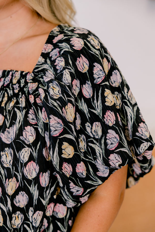 Chic Soul plus size clothing, black baby doll short sleeve top with bubble sleeves and pale pink and yellow floral print