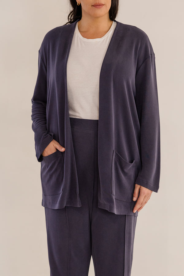 Chic Soul plus size clothing, ink navy long sleeve minimal flowy cardigan with side pockets in the front
