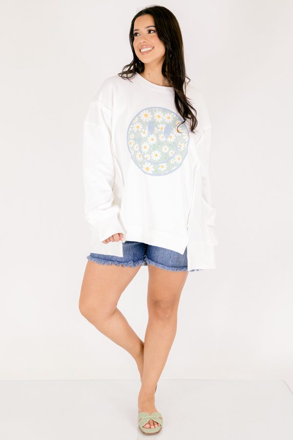 Chic Soul plus size clothing, white oversize crew neck with light blue and white daisy print smiley face in the middle