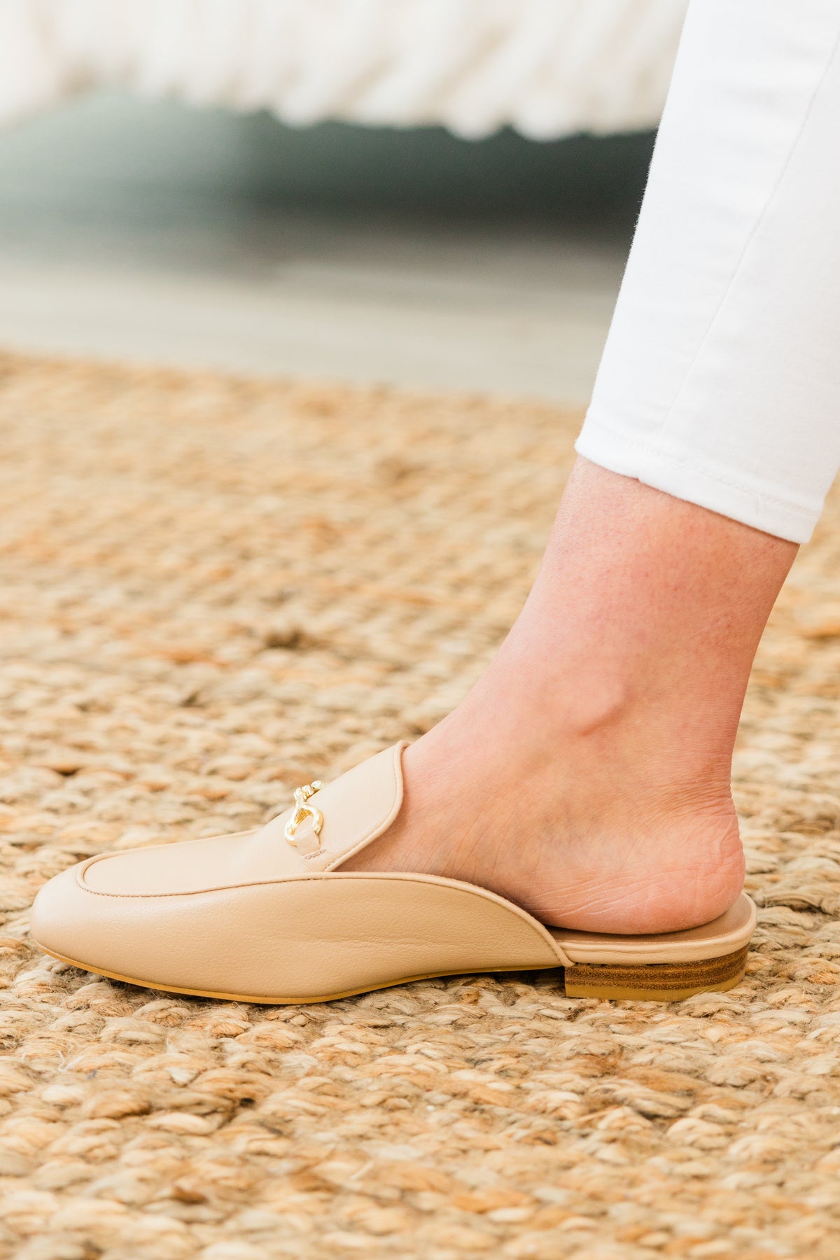 【YELLOW】NAKED LACE UP MULESライトベージュ Corky's: Destined For More Mules, Tan – Chic Soul