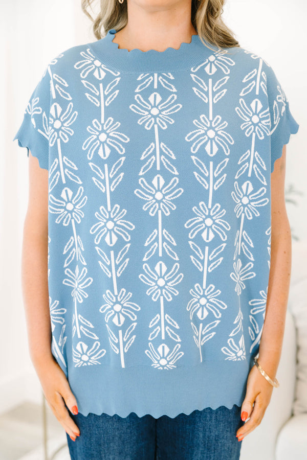 Plus size short sleeve floral sweater with scallop details on hemline, sleeves and neck line
