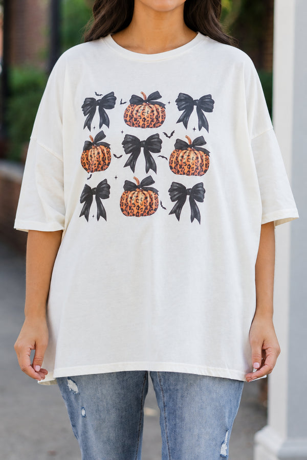 Chic Soul plus size clothing, ivory short sleeve boyfriend tee with leopard printed pumpkins with black bows graphic design