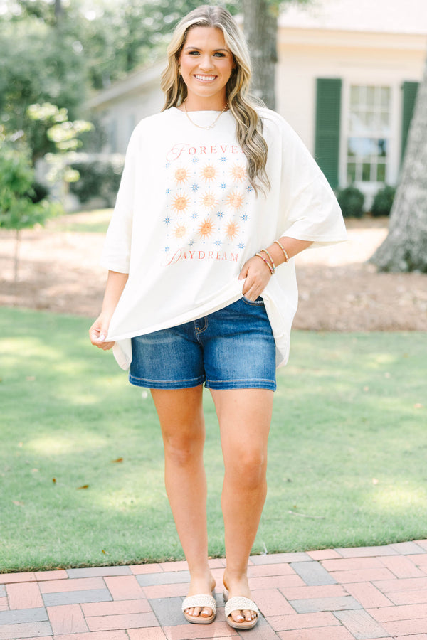Plus Size ivory oversized boyfriend tee with a sun and star graphic and Forever Daydream text.