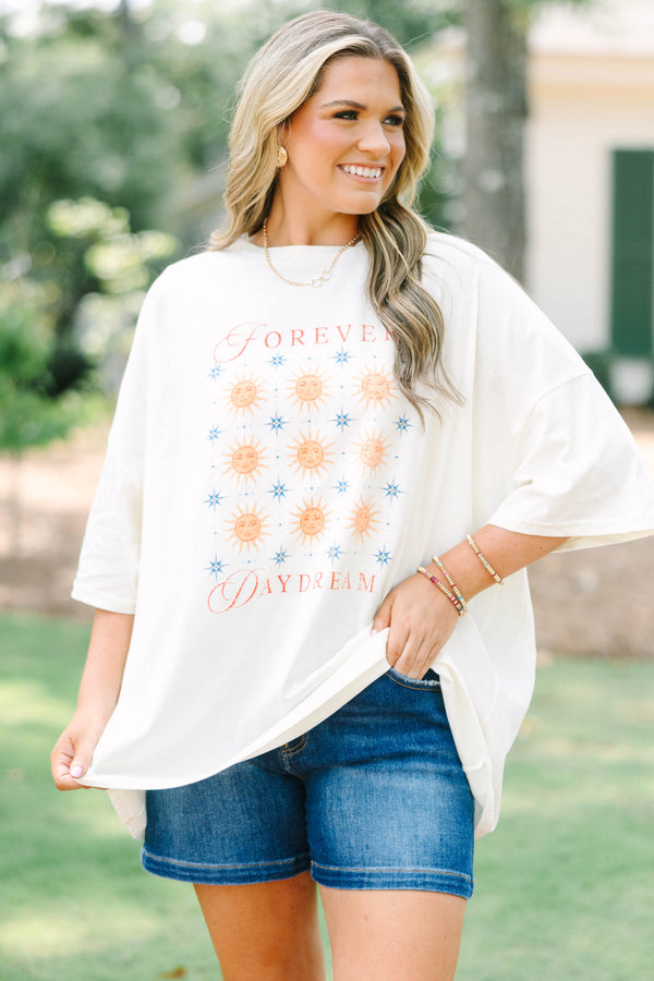 Plus Size ivory oversized boyfriend tee with a sun and star graphic and Forever Daydream text.
