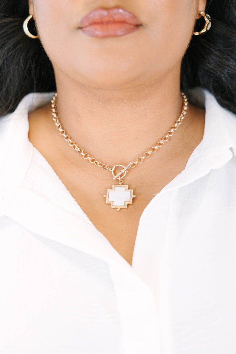 Golden Grace Necklace, Pearl – Chic Soul