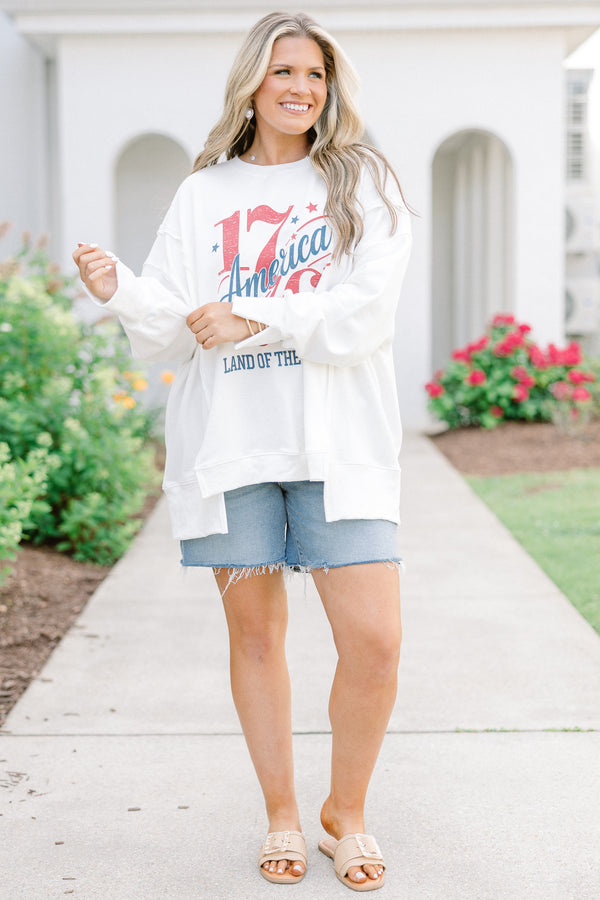 Plus Size ivory crew neck sweatshirt with a red and blue 1776 America graphic.
