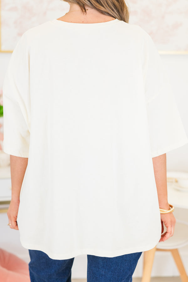 Chic Soul plus size clothing, short-sleeve ivory white boyfriend tee with a scoop-neckline and graphic art of a bow with a red heart pattern