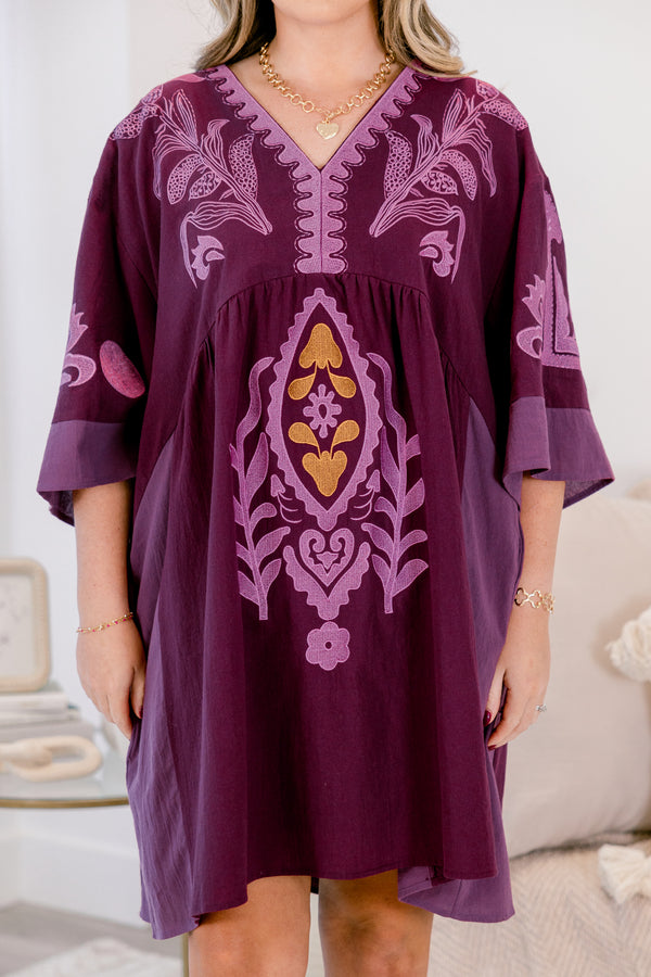 Chic Soul plus size clothing, dark purple half sleeve short straight A-line dress with light purple embroidery detailing
