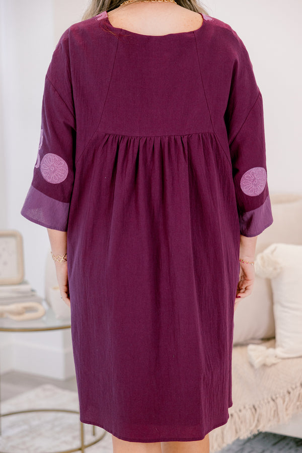 Chic Soul plus size clothing, dark purple half sleeve short straight A-line dress with light purple embroidery detailing