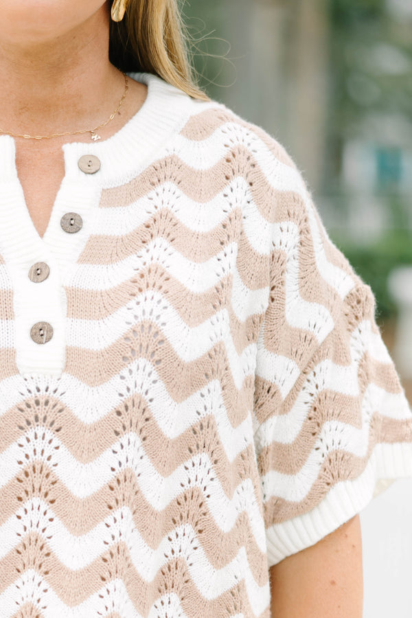 Chic Soul plus size clothing, white and tan chevron print knit short sleeve top with four wooden button at the top and shorts set