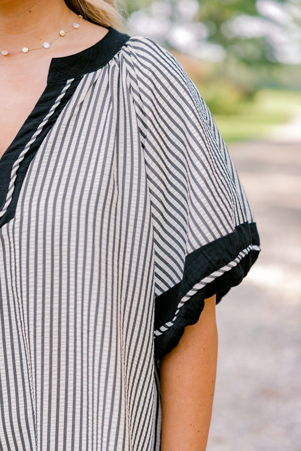 Chic Soul plus size clothing, short puff sleeve black and white striped short dress with v-neck and bold back trim around collar, sleeves, and hem 