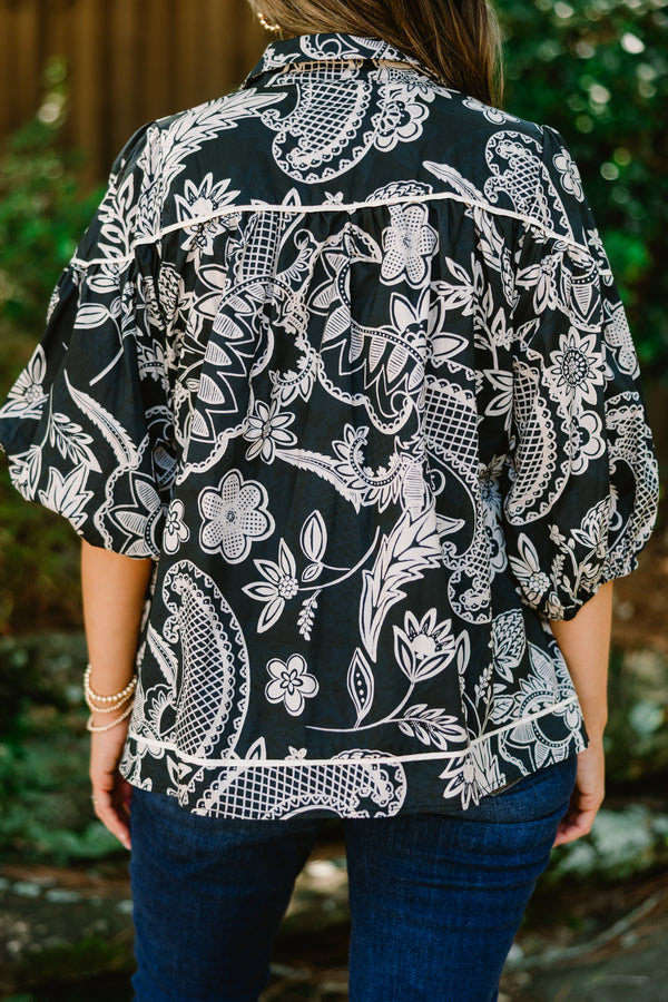 Chic Soul plus size clothing, black to with a white paisley pattern and half sleeves 