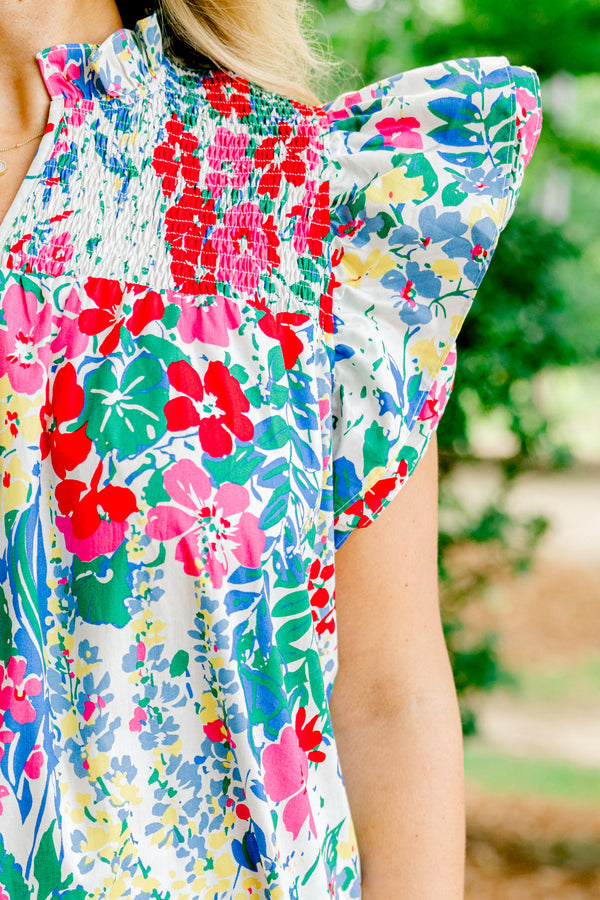 Chic Soul plus size clothing, white short sleeve top with floral print with ruffle sleeves and v cutout on neckline