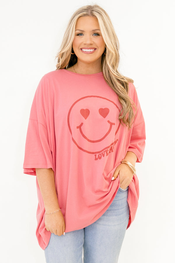 Chic Soul plus size clothing, desert rose pink short sleeve boyfriend tee with red heart eyes smiley face and 
