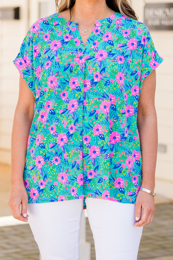 Chic Soul plus size clothing, multi floral short sleeve top with v cutout along neckline