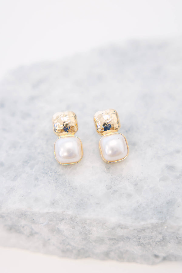 Plus Size gold stud earrings featuring a hammered metal square and a polished white pearl square.