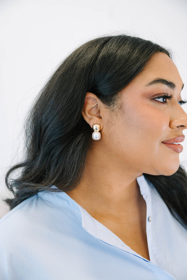 Plus Size gold stud earrings featuring a hammered metal square and a polished white pearl square.