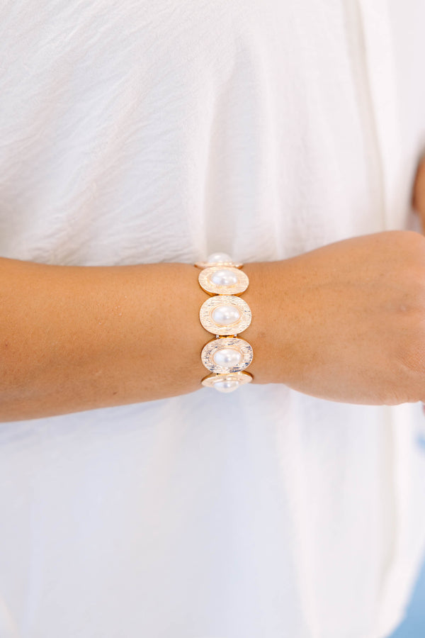Plus Size gold textured oval link bracelet featuring white pearl centers.