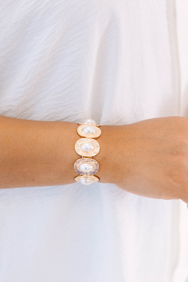 Plus Size gold textured oval link bracelet featuring white pearl centers.