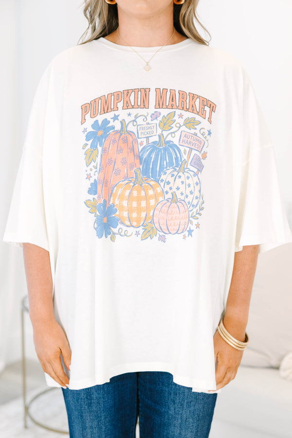 Plus Size ivory cotton boyfriend tee with a colorful pumpkin market graphic and short sleeves.