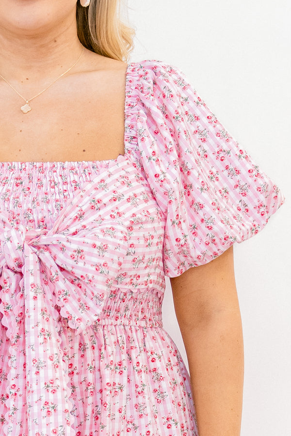 Chic Soul plus size clothing, light pink and ditsy floral short puff sleeve maxi dress with square neckline and bow tied across the chest