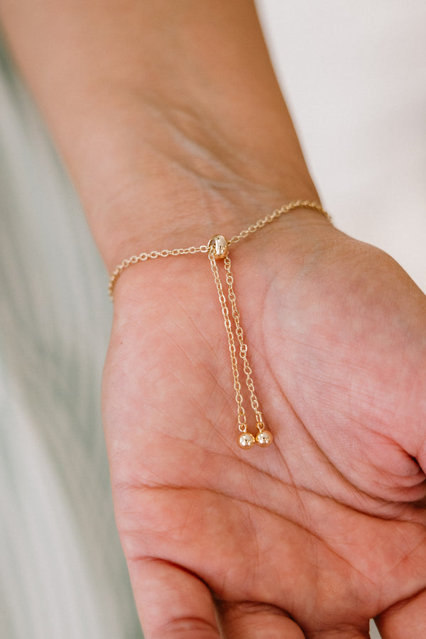Chic Soul plus size clothing, clover pendant gold thin chain bracelet with adjustable slide closure