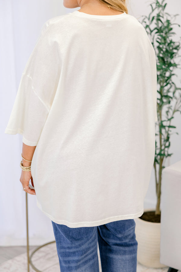 Chic Soul plus size clothing, ivory boyfriend tee with a yellow heart eyed smiley face graphic on the front