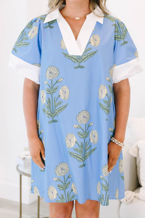 Plus Size baby blue floral dress with a white split neck collar and elastic bubble sleeves.