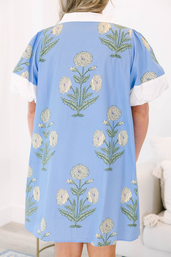Plus Size baby blue floral dress with a white split neck collar and elastic bubble sleeves.