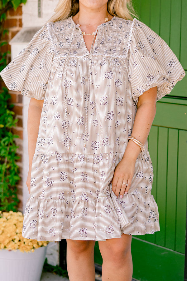 Chic Soul plus size clothing, beige dress with a small blue floral pattern and bubble sleeves