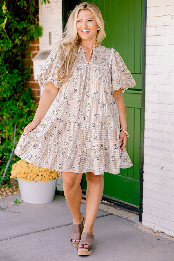 Chic Soul plus size clothing, beige dress with a small blue floral pattern and bubble sleeves