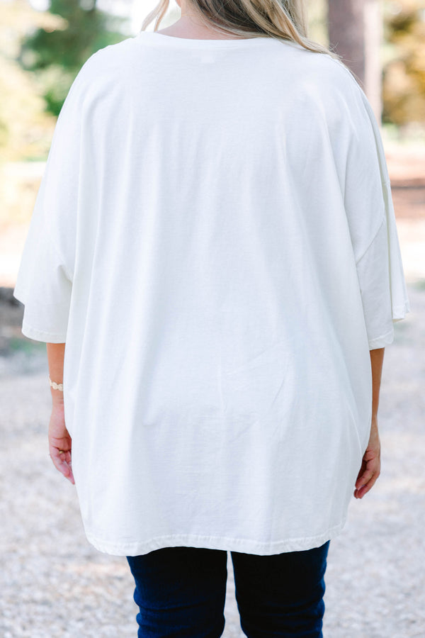 Chic Soul plus size clothing, ivory oversized boyfriend short sleeve tee with bear in the middle wearing a pumpkin sweatshirt and witch hat