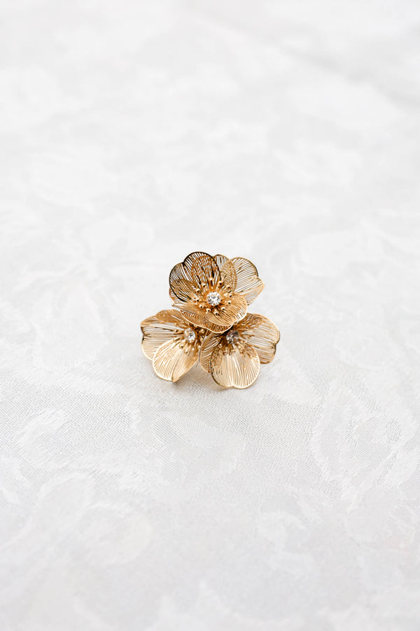 Chic Soul plus size clothing, gold 3D ring that is made up of three gold flowers 